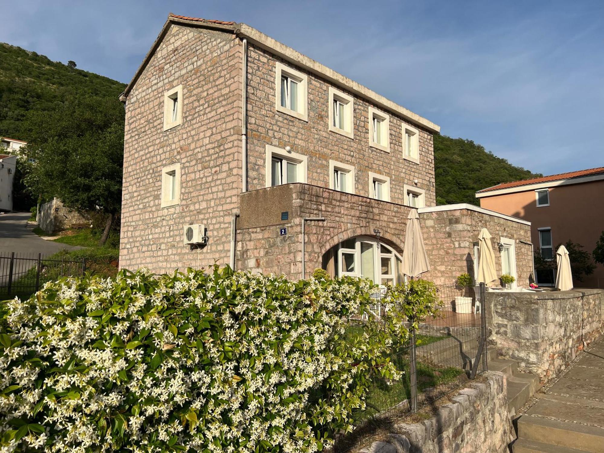 Apartments Pavlovic Petrovazzo Esterno foto