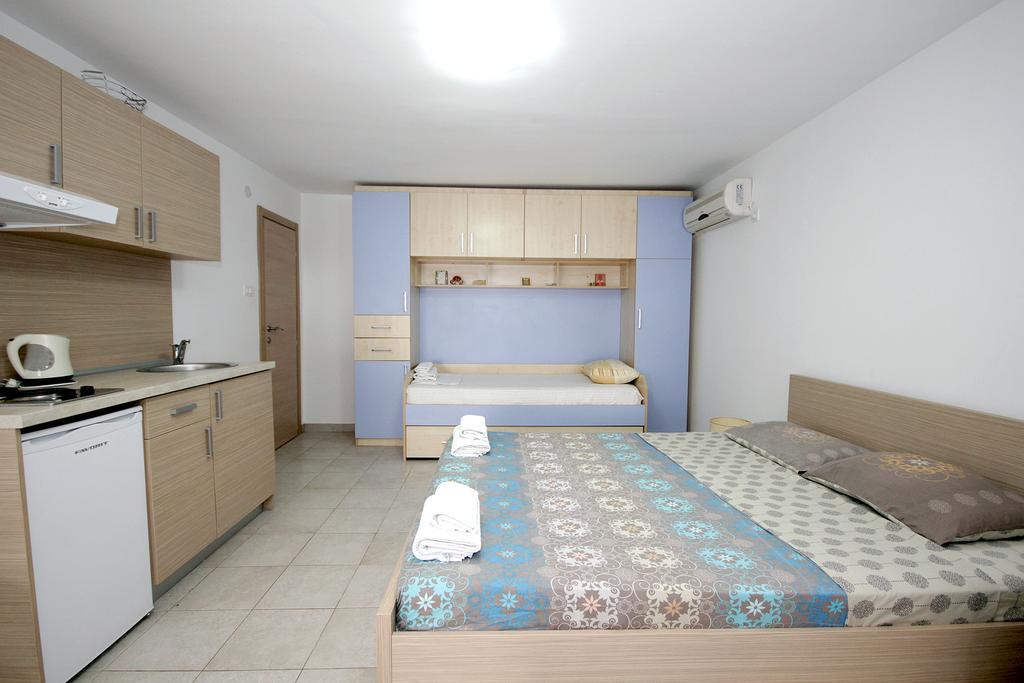 Apartments Pavlovic Petrovazzo Esterno foto
