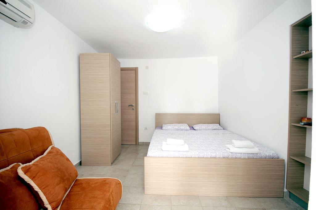Apartments Pavlovic Petrovazzo Esterno foto